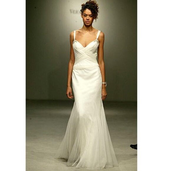 Vera Wang | Dresses | Vintage Vera Wang Spring 204 Size 8 Wedding Dress  Minimally Altered | Poshmark
